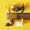 Figurine Miniature Chat Table